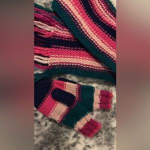 Scarf and Mittens chunky knit set